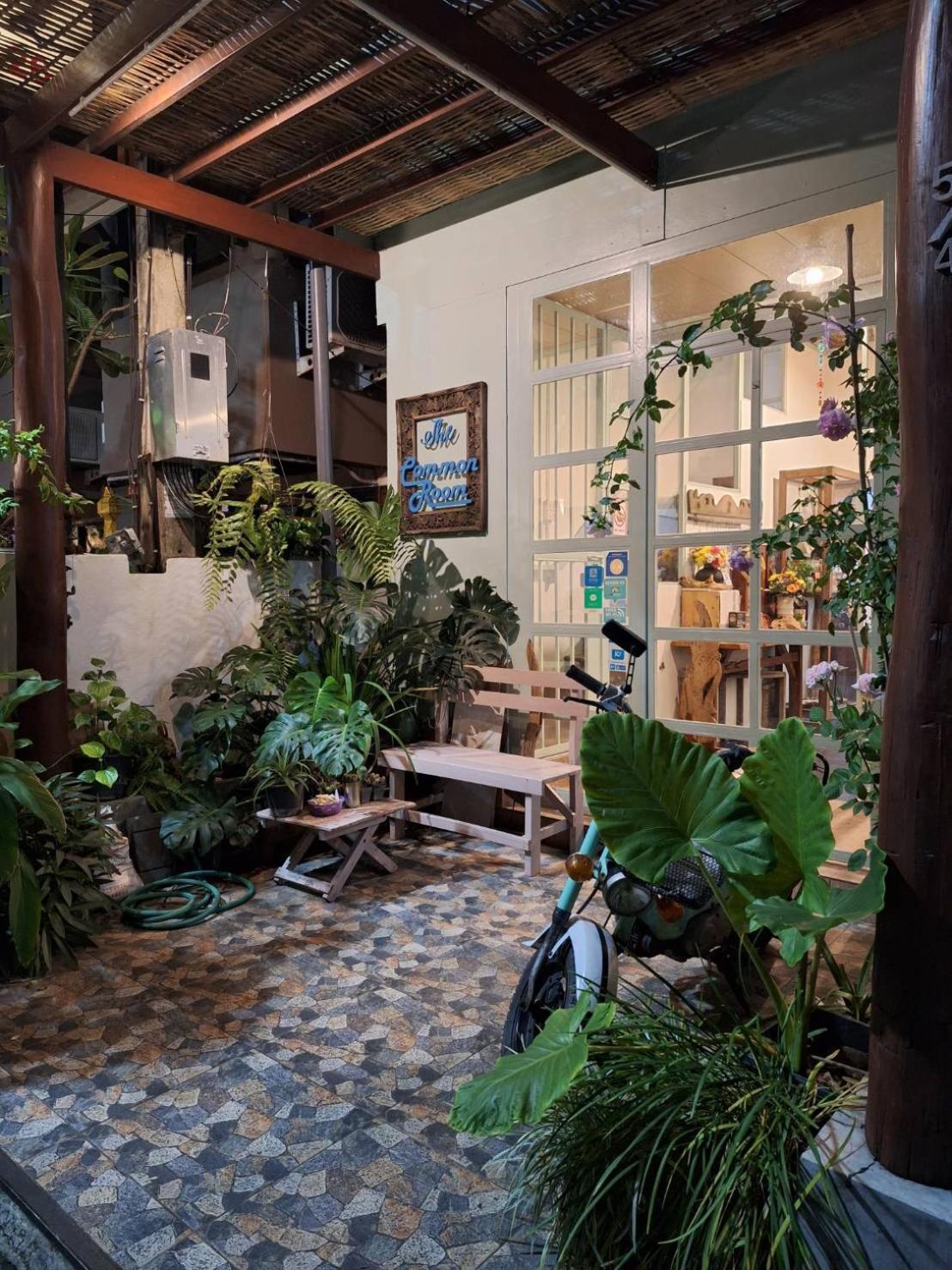 The Commonroom Cnx Chiang Mai Zewnętrze zdjęcie